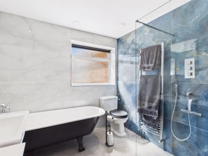 Family Bathroom- click for photo gallery